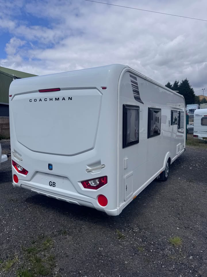 Product photo of 2018 Coachman VIP 575