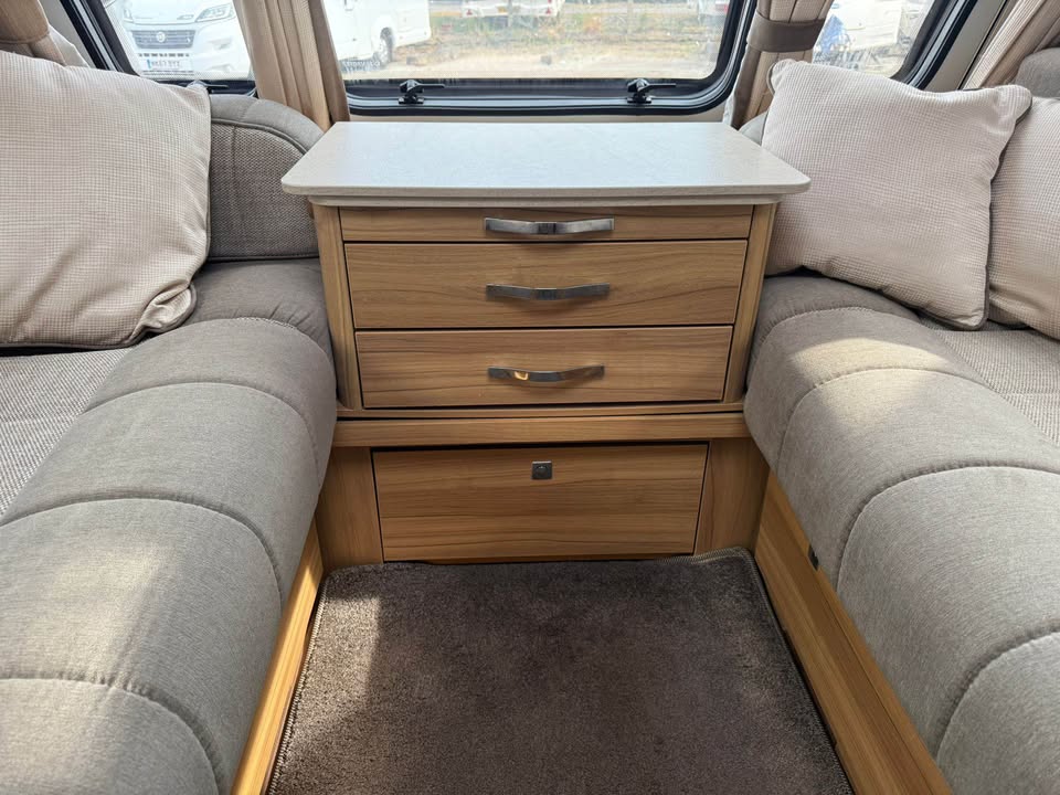 Product photo of 2015 Elddis Supreme 462