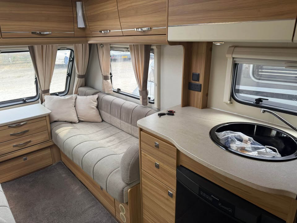 Product photo of 2015 Elddis Supreme 462