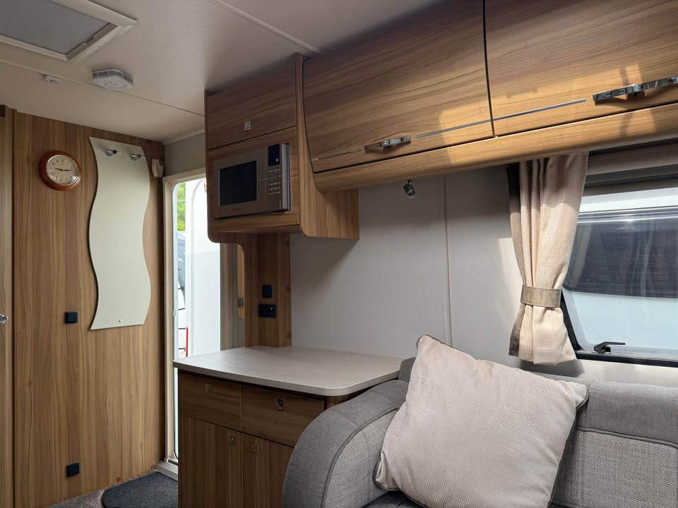 Product photo of 2015 Elddis Supreme 462