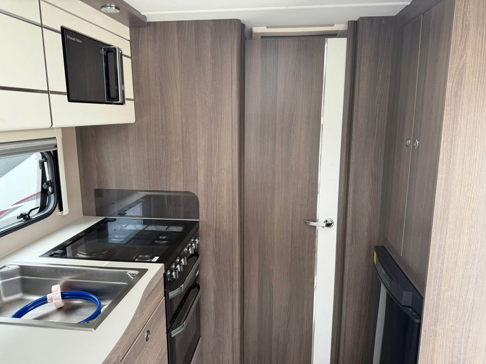 Product photo of 2020 Elddis Affinity 574