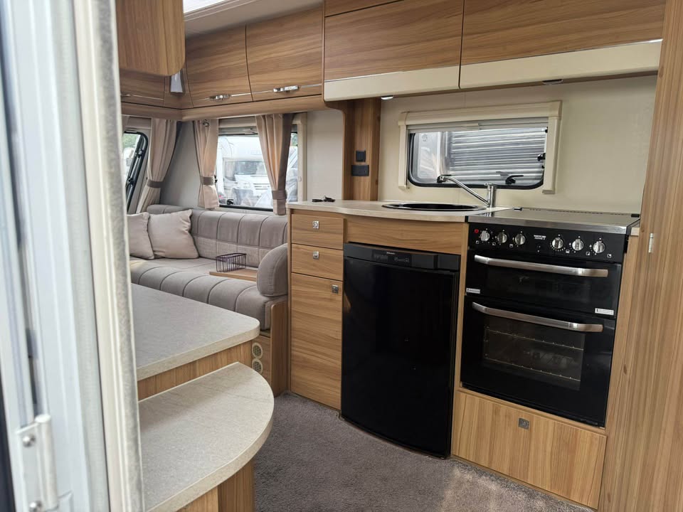 Product photo of 2015 Elddis Supreme 462